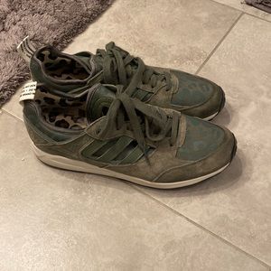 Adidas Size 10 Camo used Sneaker